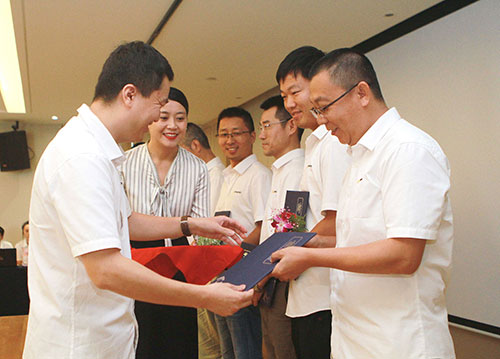 電氣研究院導(dǎo)師授證2.jpg