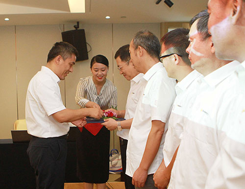采煤機(jī)研究院導(dǎo)師授證1.jpg