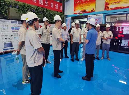 上海創(chuàng)力集團赴神東煤炭集團設備維修中心考察學習(圖2)
